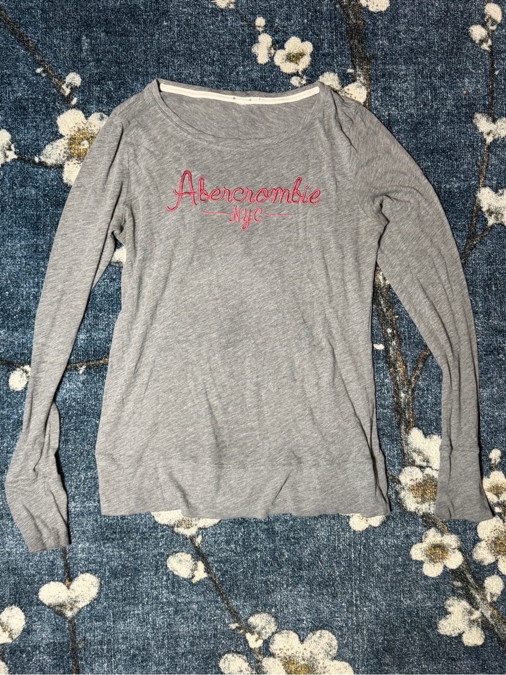 Y2K Abercrombie & Fitch Gray Long Sleeve Tee with Pink NYC Script Logo